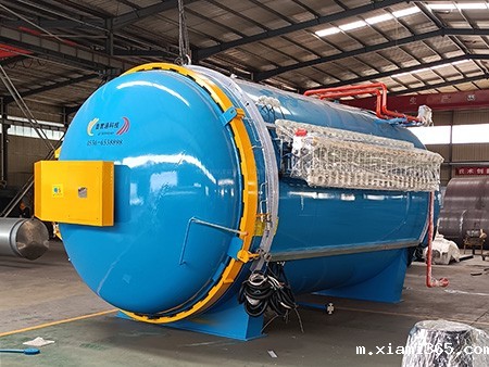 新型装备热压罐